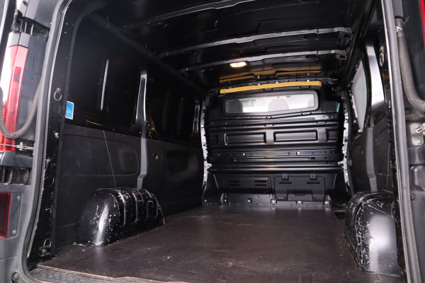 Renault Trafic 1.6 dCi T27 L1H1 Comfort navigatie, parkeersensoren, ruiten in achterdeuren en zijdeur Renault Trafic 1.6 dCi T27 L1H1 Comfort navigatie, parkeersensoren, ruiten in achterdeuren en zijdeur