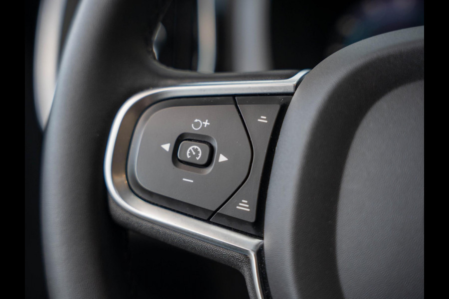 Volvo XC60 2.0 T6 Plug-in hybrid AWD Core Bright / Pano / ACC / trekhaak /