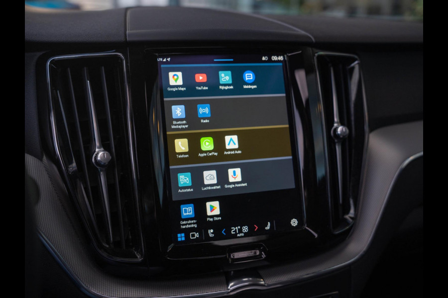 Volvo XC60 2.0 T6 Plug-in hybrid AWD Core Bright / Pano / ACC / trekhaak /