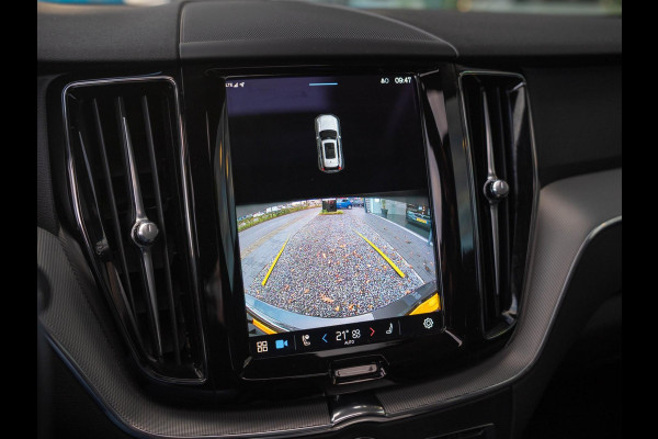 Volvo XC60 2.0 T6 Plug-in hybrid AWD Core Bright / Pano / ACC / trekhaak /