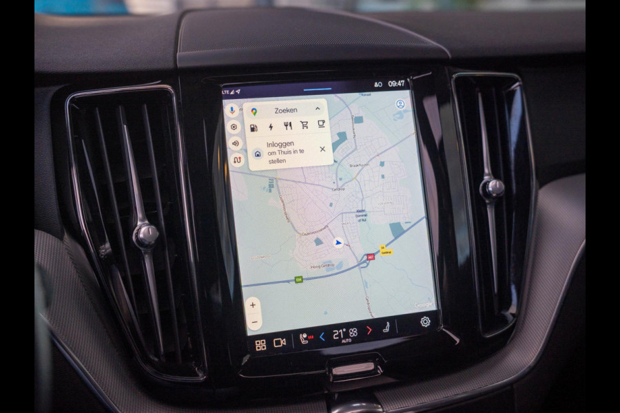 Volvo XC60 2.0 T6 Plug-in hybrid AWD Core Bright / Pano / ACC / trekhaak /