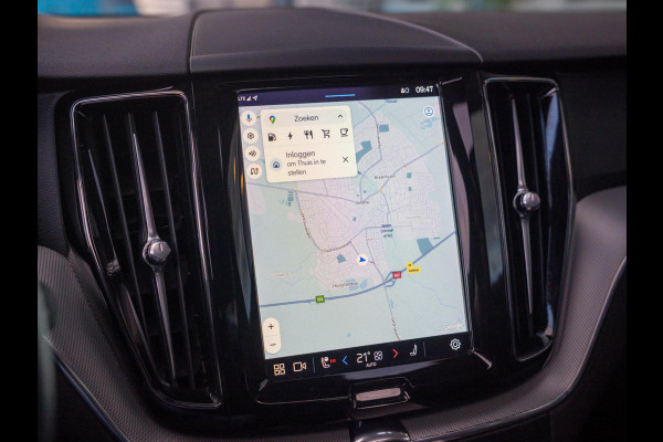 Volvo XC60 2.0 T6 Plug-in hybrid AWD Core Bright / Pano / ACC / trekhaak /