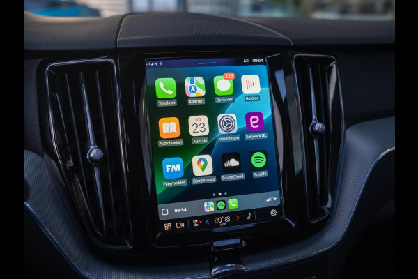 Volvo XC60 2.0 T6 Plug-in hybrid AWD Core Bright / Pano / ACC / trekhaak /