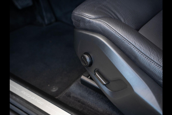 Volvo XC60 2.0 T6 Plug-in hybrid AWD Core Bright / Pano / ACC / trekhaak /