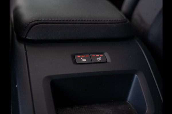 Volvo XC60 2.0 T6 Plug-in hybrid AWD Core Bright / Pano / ACC / trekhaak /