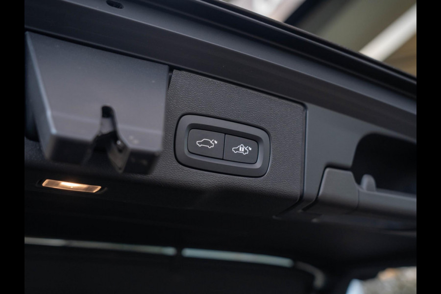 Volvo XC60 2.0 T6 Plug-in hybrid AWD Core Bright / Pano / ACC / trekhaak /