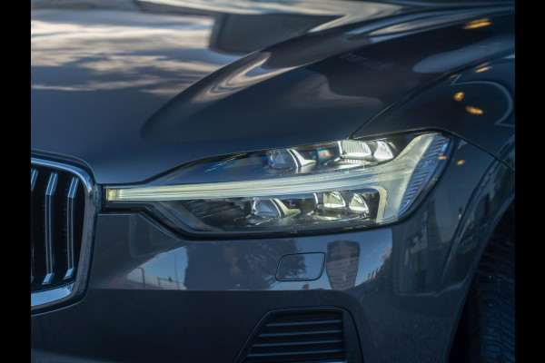 Volvo XC60 2.0 T6 Plug-in hybrid AWD Core Bright / Pano / ACC / trekhaak /