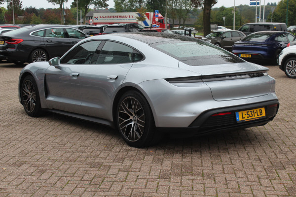 Porsche Taycan Performance 84 kWh / NIEUWSTAAT! / SoH 94.5% / Panoramadak / 360Camera / Adaptieve stoelen / Sportchrono / 20'' / Bose / Keyless / Dodehoek / Navigatie / Stoelverwarming / Cruise Control