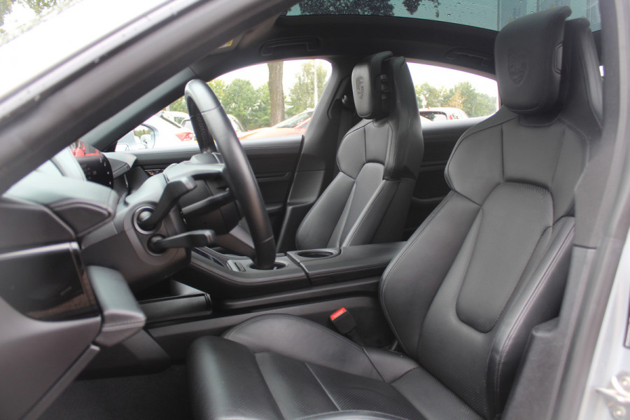 Porsche Taycan Performance 84 kWh / NIEUWSTAAT! / SoH 94.5% / Panoramadak / 360Camera / Adaptieve stoelen / Sportchrono / 20'' / Bose / Keyless / Dodehoek / Navigatie / Stoelverwarming / Cruise Control