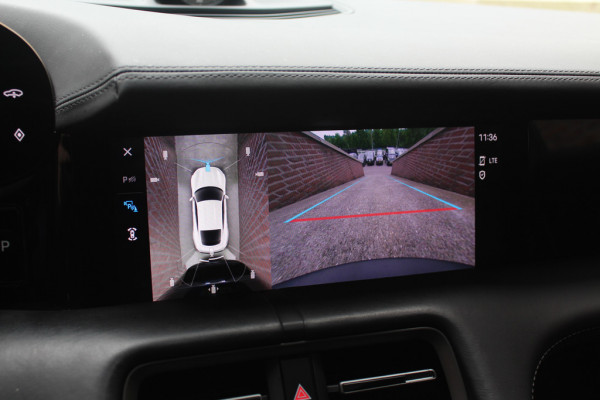 Porsche Taycan Performance 84 kWh / NIEUWSTAAT! / SoH 94.5% / Panoramadak / 360Camera / Adaptieve stoelen / Sportchrono / 20'' / Bose / Keyless / Dodehoek / Navigatie / Stoelverwarming / Cruise Control