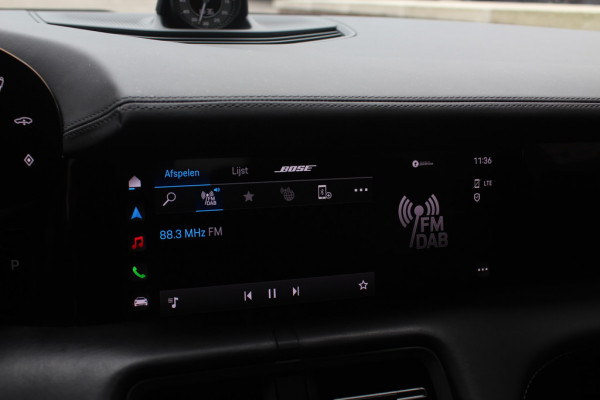 Porsche Taycan Performance 84 kWh / NIEUWSTAAT! / SoH 94.5% / Panoramadak / 360Camera / Adaptieve stoelen / Sportchrono / 20'' / Bose / Keyless / Dodehoek / Navigatie / Stoelverwarming / Cruise Control