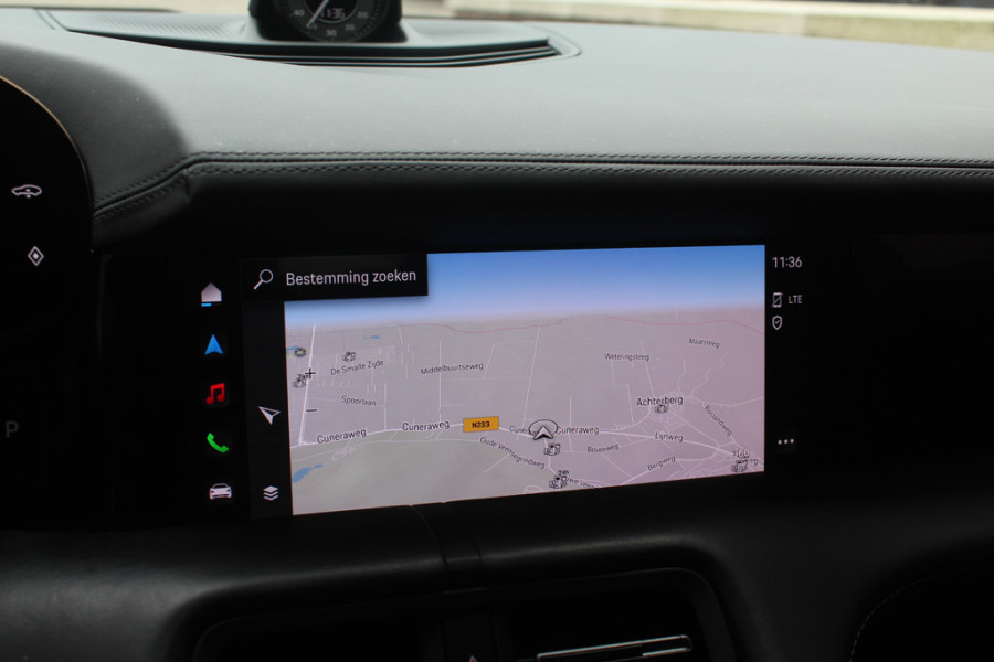 Porsche Taycan Performance 84 kWh / NIEUWSTAAT! / SoH 94.5% / Panoramadak / 360Camera / Adaptieve stoelen / Sportchrono / 20'' / Bose / Keyless / Dodehoek / Navigatie / Stoelverwarming / Cruise Control