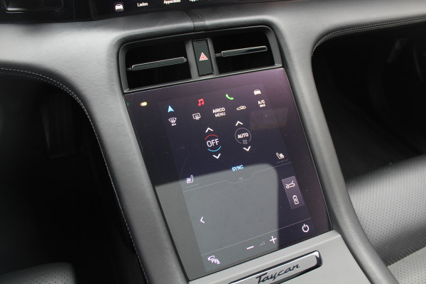 Porsche Taycan Performance 84 kWh / NIEUWSTAAT! / SoH 94.5% / Panoramadak / 360Camera / Adaptieve stoelen / Sportchrono / 20'' / Bose / Keyless / Dodehoek / Navigatie / Stoelverwarming / Cruise Control