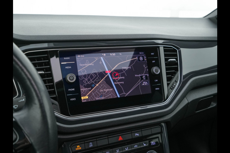 Volkswagen T-Roc 1.5 TSI R-Line Sport Business Aut. *PANO | LEATHER | FULL-LED | ADAPTIVE-CRUISE | DIGI-COCKPIT | NAVI-FULLMAP | HEATED-SPORTSEATS | AMBIENT-LIGHT | PRIVACY-GLASS | DAB+ | CARPLAY | SHIFT-PADDLES | 18''ALU*
