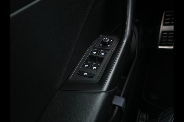 Volkswagen T-Roc 1.5 TSI R-Line Sport Business Aut. *PANO | LEATHER | FULL-LED | ADAPTIVE-CRUISE | DIGI-COCKPIT | NAVI-FULLMAP | HEATED-SPORTSEATS | AMBIENT-LIGHT | PRIVACY-GLASS | DAB+ | CARPLAY | SHIFT-PADDLES | 18''ALU*