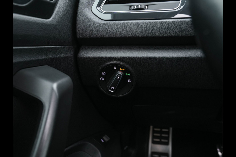 Volkswagen T-Roc 1.5 TSI R-Line Sport Business Aut. *PANO | LEATHER | FULL-LED | ADAPTIVE-CRUISE | DIGI-COCKPIT | NAVI-FULLMAP | HEATED-SPORTSEATS | AMBIENT-LIGHT | PRIVACY-GLASS | DAB+ | CARPLAY | SHIFT-PADDLES | 18''ALU*