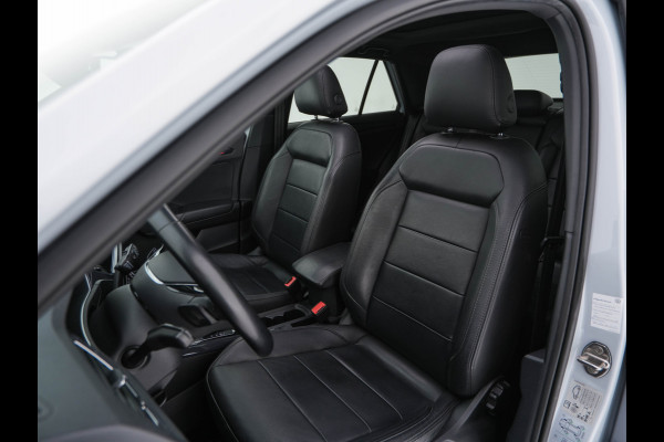 Volkswagen T-Roc 1.5 TSI R-Line Sport Business Aut. *PANO | LEATHER | FULL-LED | ADAPTIVE-CRUISE | DIGI-COCKPIT | NAVI-FULLMAP | HEATED-SPORTSEATS | AMBIENT-LIGHT | PRIVACY-GLASS | DAB+ | CARPLAY | SHIFT-PADDLES | 18''ALU*