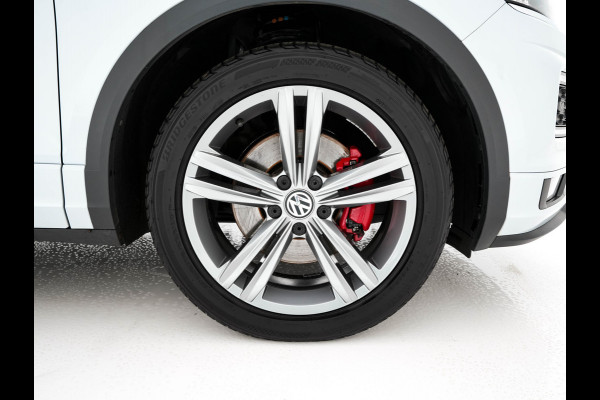 Volkswagen T-Roc 1.5 TSI R-Line Sport Business Aut. *PANO | LEATHER | FULL-LED | ADAPTIVE-CRUISE | DIGI-COCKPIT | NAVI-FULLMAP | HEATED-SPORTSEATS | AMBIENT-LIGHT | PRIVACY-GLASS | DAB+ | CARPLAY | SHIFT-PADDLES | 18''ALU*