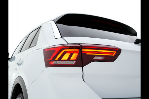 Volkswagen T-Roc 1.5 TSI R-Line Sport Business Aut. *PANO | LEATHER | FULL-LED | ADAPTIVE-CRUISE | DIGI-COCKPIT | NAVI-FULLMAP | HEATED-SPORTSEATS | AMBIENT-LIGHT | PRIVACY-GLASS | DAB+ | CARPLAY | SHIFT-PADDLES | 18''ALU*