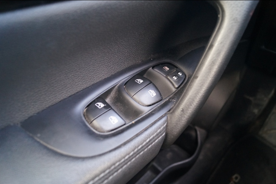 Nissan QASHQAI 1.3 DIG-T 140pk N-Connecta -PANO-ECC-CAM-TREKHAAK- Nissan QASHQAI 1.3 DIG-T 140pk N-Connecta -PANO-ECC-CAM-TREKHAAK-