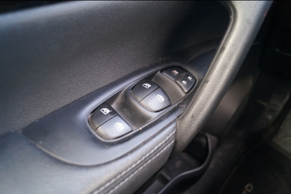Nissan QASHQAI 1.3 DIG-T 140pk N-Connecta -PANO-ECC-CAM-TREKHAAK- Nissan QASHQAI 1.3 DIG-T 140pk N-Connecta -PANO-ECC-CAM-TREKHAAK-