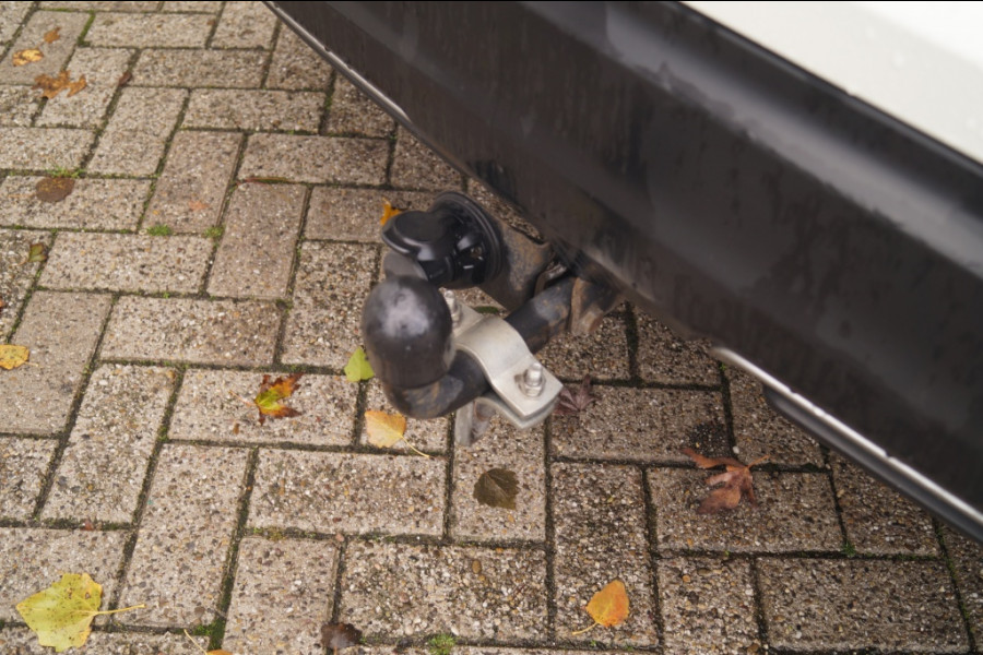 Nissan QASHQAI 1.3 DIG-T 140pk N-Connecta -PANO-ECC-CAM-TREKHAAK- Nissan QASHQAI 1.3 DIG-T 140pk N-Connecta -PANO-ECC-CAM-TREKHAAK-