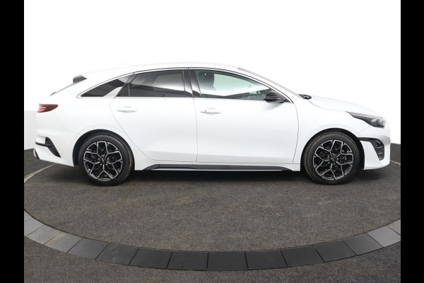 Kia ProCeed 1.5 T-GDi GT-Line Apple Carplay/Android Auto - Cruise Control - Dodehoekdetectie - Navigatie - Stuur/Stoelverwarming - Fabrieksgarantie tot 06-2031
