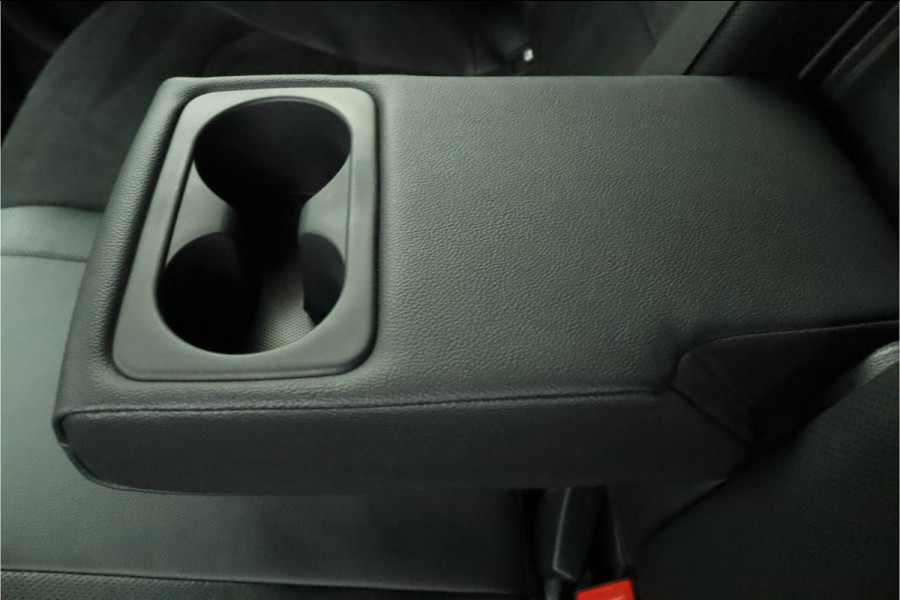 Kia ProCeed 1.5 T-GDi GT-Line Apple Carplay/Android Auto - Cruise Control - Dodehoekdetectie - Navigatie - Stuur/Stoelverwarming - Fabrieksgarantie tot 06-2031