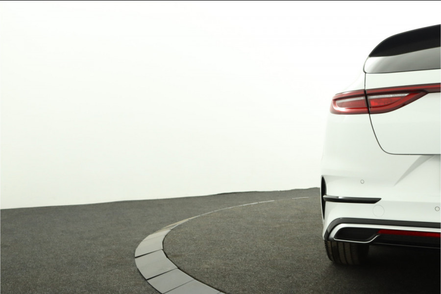 Kia ProCeed 1.5 T-GDi GT-Line Apple Carplay/Android Auto - Cruise Control - Dodehoekdetectie - Navigatie - Stuur/Stoelverwarming - Fabrieksgarantie tot 06-2031