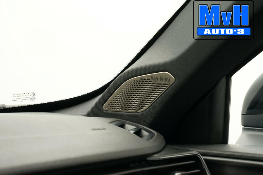 Lynk & Co 01 1.5 Hybride|FULL BLACK|ZWARTE.HEMEL|360ºCAM|NAP