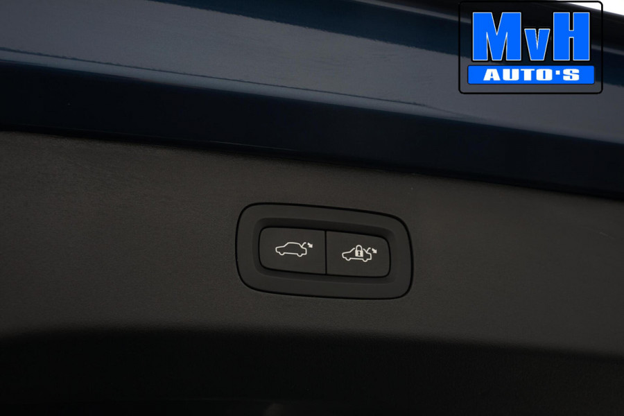 Lynk & Co 01 1.5 Hybride|TREKHAAK|FULL BLACK|ZWARTE.HEMEL|NAP