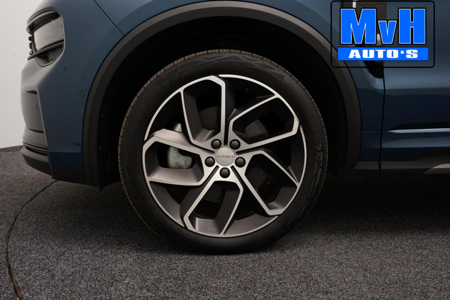 Lynk & Co 01 1.5 Hybride|TREKHAAK|FULL BLACK|ZWARTE.HEMEL|NAP