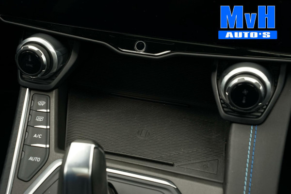 Lynk & Co 01 1.5 Hybride|TREKHAAK|FULL BLACK|ZWARTE.HEMEL|NAP