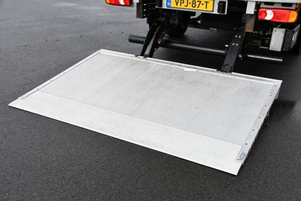 Citroën Jumper 35 2.0 BlueHDi L4 Bakwagen Cruise, NAVI, 165PK, Laadklep, Airco, Uniek!