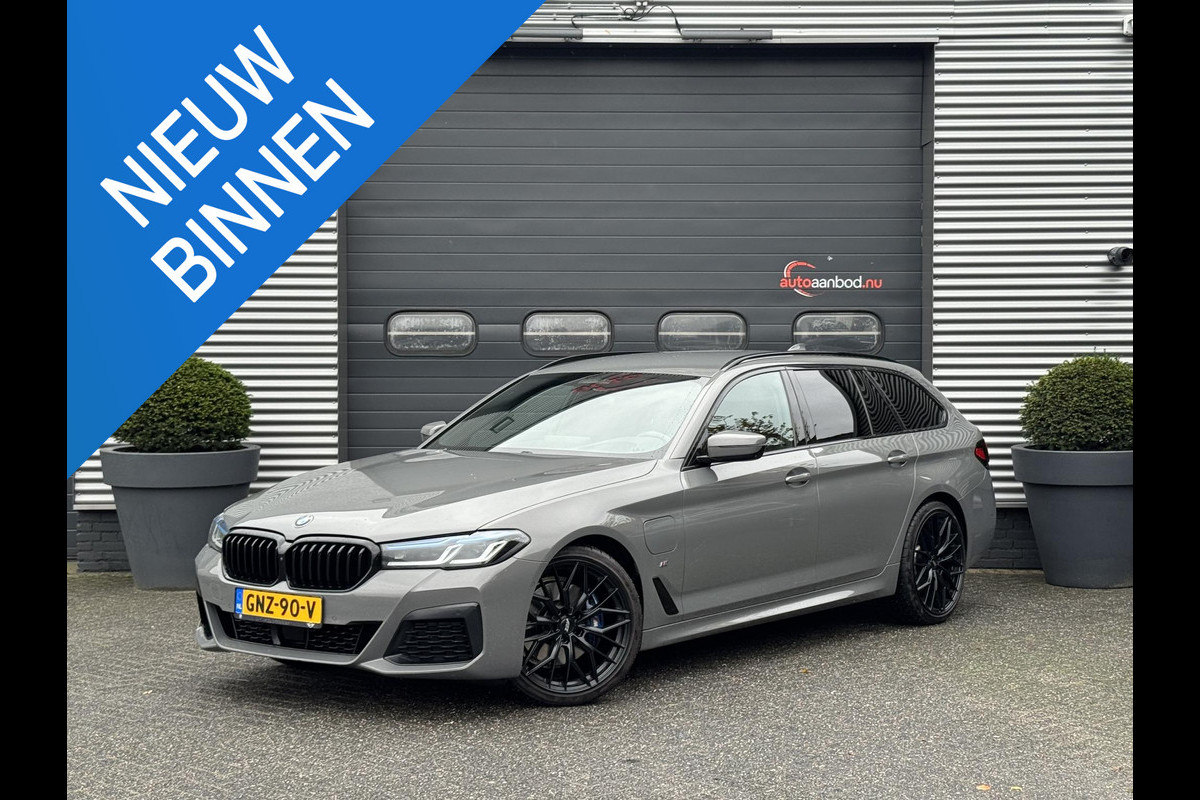 BMW 5 Serie Touring 530e M-Sport | 360*  Camera | Navigatie | Head-Up Display | 20 Inch Lichtmetalen Velgen | Elektrische Trekhaak |