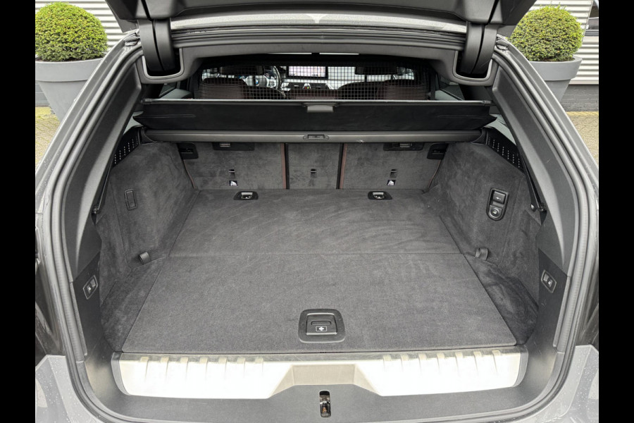 BMW 5 Serie Touring 530e M-Sport | 360*  Camera | Navigatie | Head-Up Display | 20 Inch Lichtmetalen Velgen | Elektrische Trekhaak | BMW 5 Serie Touring 530e M-Sport | 360*  Camera | Navigatie | Head-Up Display | 20 Inch Lichtmetalen Velgen | Elektrische Trekhaak |