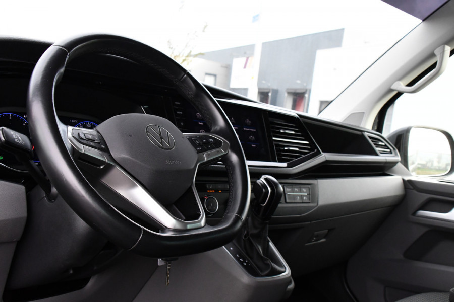 Volkswagen Transporter 2.0 TDI L2H1 32 DC Bulli Virtual, Adaptieve Cruise, Carplay, LED, 150pk, Automaat, Trekhaak, Sensoren, Uniek! Volkswagen Transporter 2.0 TDI L2H1 32 DC Bulli Virtual, Adaptieve Cruise, Carplay, LED, 150pk, Automaat, Trekhaak, Sensoren, Uniek!