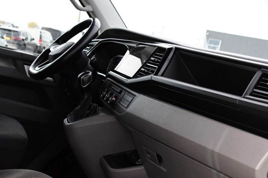 Volkswagen Transporter 2.0 TDI L2H1 32 DC Bulli Virtual, Adaptieve Cruise, Carplay, LED, 150pk, Automaat, Trekhaak, Sensoren, Uniek! Volkswagen Transporter 2.0 TDI L2H1 32 DC Bulli Virtual, Adaptieve Cruise, Carplay, LED, 150pk, Automaat, Trekhaak, Sensoren, Uniek!