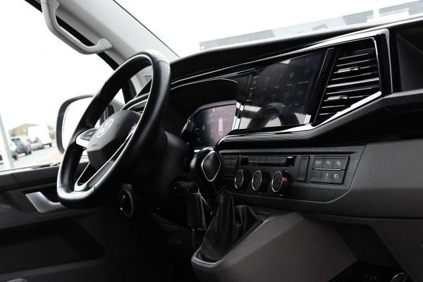 Volkswagen Transporter 2.0 TDI L2H1 32 DC Bulli Virtual, Adaptieve Cruise, Carplay, LED, 150pk, Automaat, Trekhaak, Sensoren, Uniek! Volkswagen Transporter 2.0 TDI L2H1 32 DC Bulli Virtual, Adaptieve Cruise, Carplay, LED, 150pk, Automaat, Trekhaak, Sensoren, Uniek!