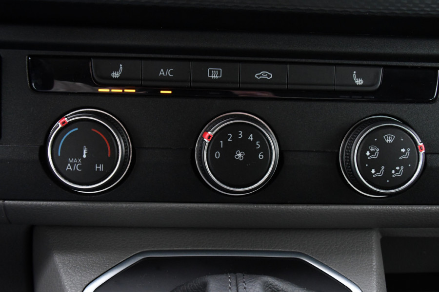 Volkswagen Transporter 2.0 TDI L2H1 32 DC Bulli Virtual, Adaptieve Cruise, Carplay, LED, 150pk, Automaat, Trekhaak, Sensoren, Uniek! Volkswagen Transporter 2.0 TDI L2H1 32 DC Bulli Virtual, Adaptieve Cruise, Carplay, LED, 150pk, Automaat, Trekhaak, Sensoren, Uniek!
