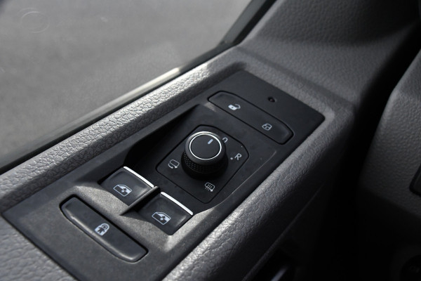 Volkswagen Transporter 2.0 TDI L2H1 32 DC Bulli Virtual, Adaptieve Cruise, Carplay, LED, 150pk, Automaat, Trekhaak, Sensoren, Uniek! Volkswagen Transporter 2.0 TDI L2H1 32 DC Bulli Virtual, Adaptieve Cruise, Carplay, LED, 150pk, Automaat, Trekhaak, Sensoren, Uniek!