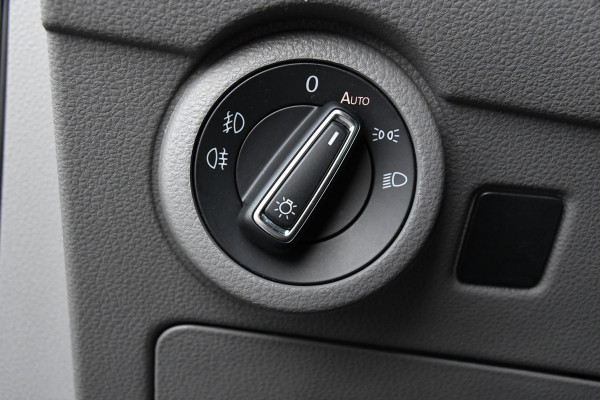 Volkswagen Transporter 2.0 TDI L2H1 32 DC Bulli Virtual, Adaptieve Cruise, Carplay, LED, 150pk, Automaat, Trekhaak, Sensoren, Uniek! Volkswagen Transporter 2.0 TDI L2H1 32 DC Bulli Virtual, Adaptieve Cruise, Carplay, LED, 150pk, Automaat, Trekhaak, Sensoren, Uniek!