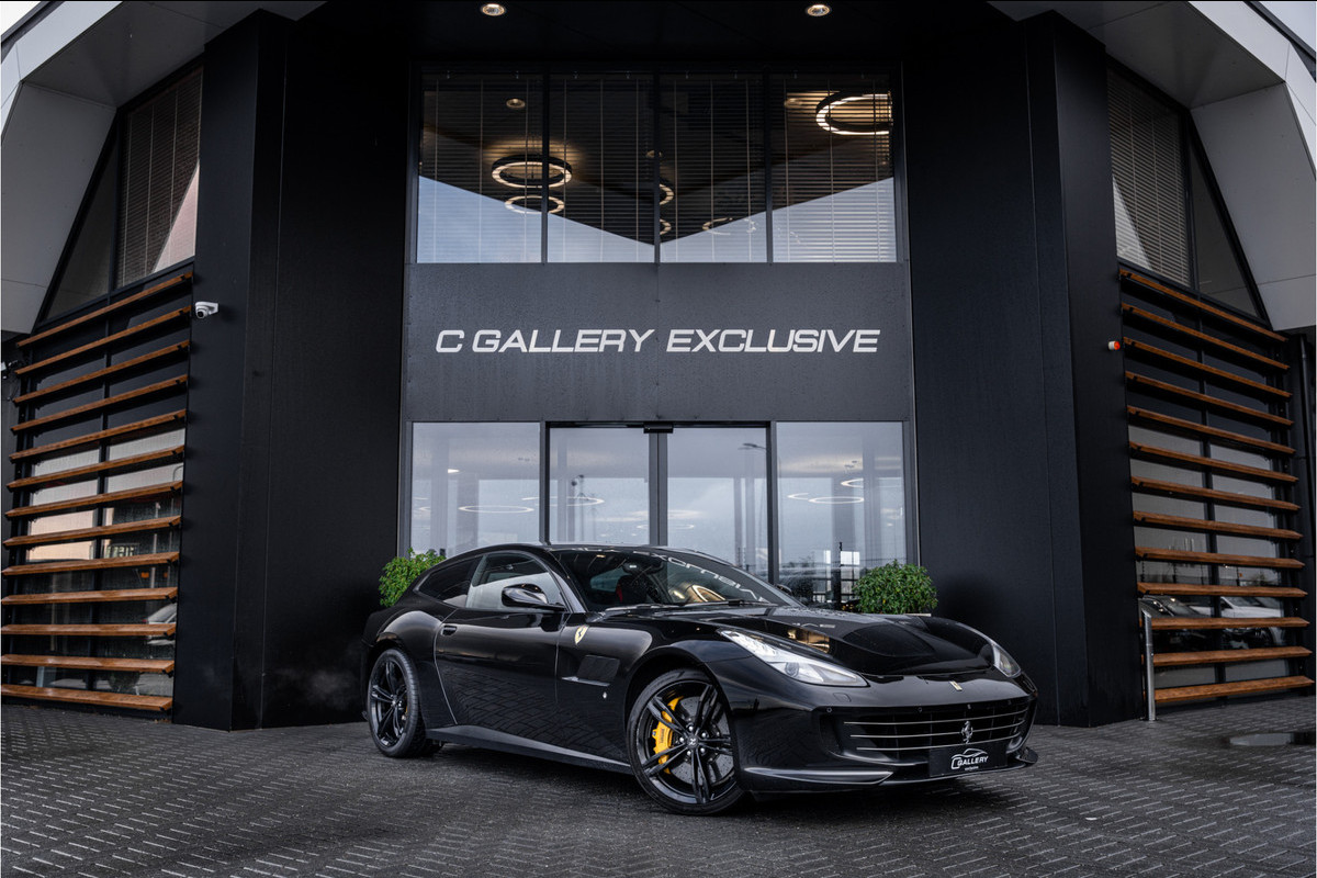 Ferrari GTC4 Lusso T 3.9 V8 - Nero Daytona | Passenger Display | Lift | Stoelkoeling | Memory Ferrari GTC4 Lusso T 3.9 V8 - Nero Daytona | Passenger Display | Lift | Stoelkoeling | Memory