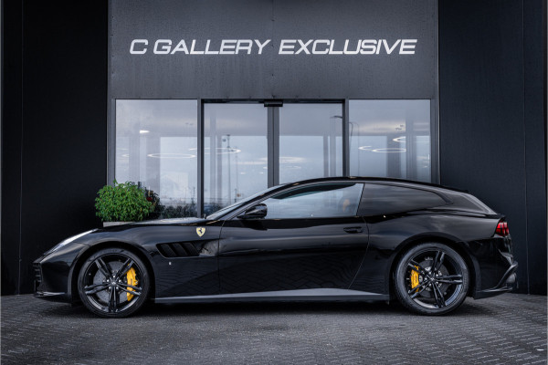 Ferrari GTC4 Lusso T 3.9 V8 - Nero Daytona | Passenger Display | Lift | Stoelkoeling | Memory Ferrari GTC4 Lusso T 3.9 V8 - Nero Daytona | Passenger Display | Lift | Stoelkoeling | Memory