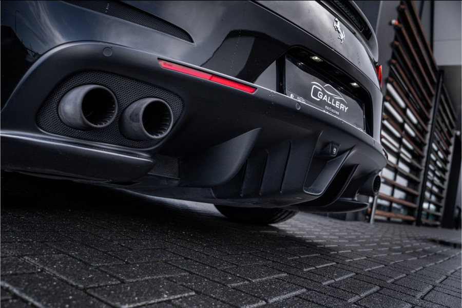 Ferrari GTC4 Lusso T 3.9 V8 - Nero Daytona | Passenger Display | Lift | Stoelkoeling | Memory Ferrari GTC4 Lusso T 3.9 V8 - Nero Daytona | Passenger Display | Lift | Stoelkoeling | Memory