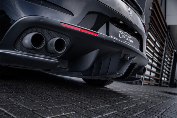 Ferrari GTC4 Lusso T 3.9 V8 - Nero Daytona | Passenger Display | Lift | Stoelkoeling | Memory Ferrari GTC4 Lusso T 3.9 V8 - Nero Daytona | Passenger Display | Lift | Stoelkoeling | Memory