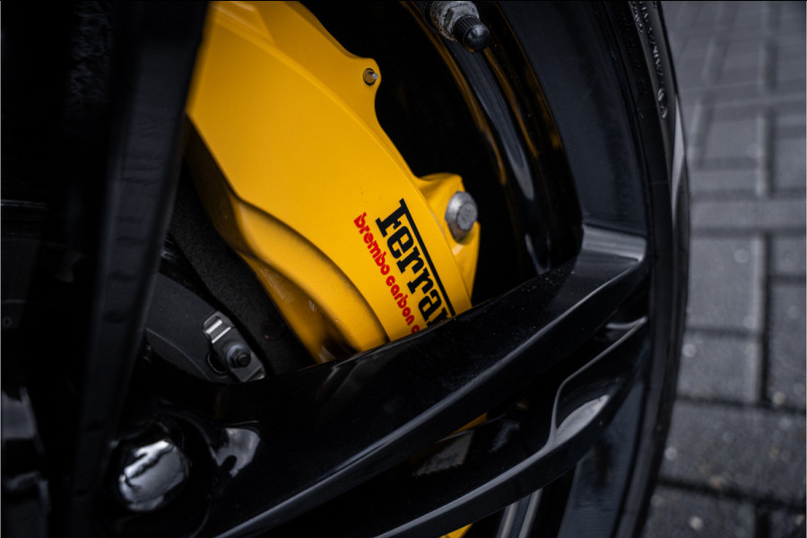 Ferrari GTC4 Lusso T 3.9 V8 - Nero Daytona | Passenger Display | Lift | Stoelkoeling | Memory Ferrari GTC4 Lusso T 3.9 V8 - Nero Daytona | Passenger Display | Lift | Stoelkoeling | Memory