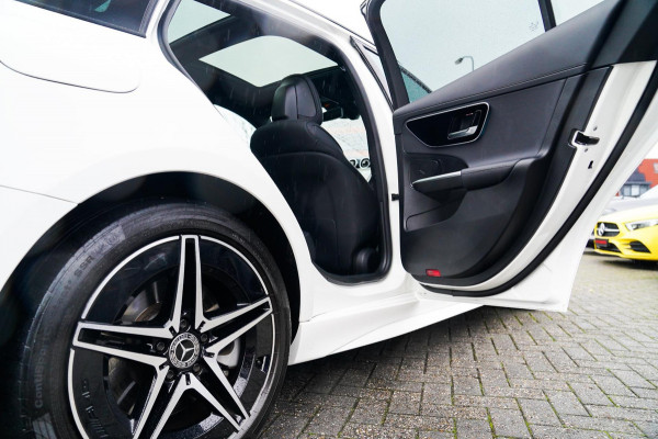 Mercedes-Benz C-Klasse Estate 300 e AMG Line | Pano | Burmester | Uitklapbare trekhaak Mercedes-Benz C-Klasse Estate 300 e AMG Line | Pano | Burmester | Uitklapbare trekhaak