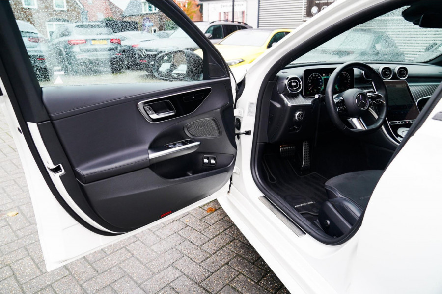 Mercedes-Benz C-Klasse Estate 300 e AMG Line | Pano | Burmester | Uitklapbare trekhaak Mercedes-Benz C-Klasse Estate 300 e AMG Line | Pano | Burmester | Uitklapbare trekhaak