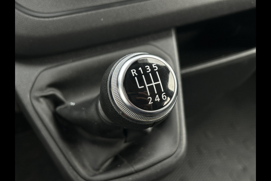 Renault Trafic 2.0 dCi / L2H1 / DUBBEL CABINE / 6-PERSOONS DUBBELE CABINE / AIRCO / CRUISE / NAVI / BLUETOOTH / 3-ZITS / PDC